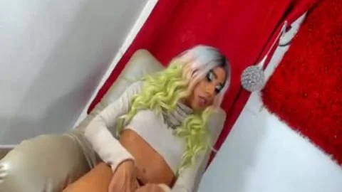 Monster 10-Pounder ladyman Masturbating | In intimate