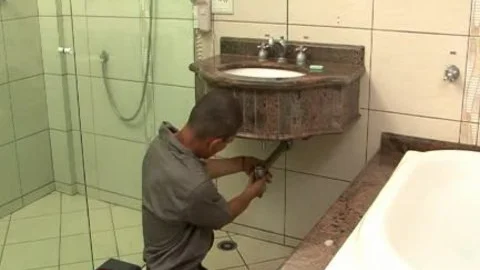 Kelly And Pablo Sodomize In The bathroom