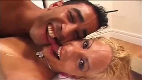 this babemale Try To suck her Own schlong