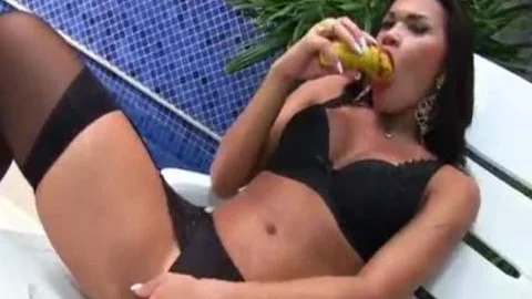 Sensual shelady Erika Lee Masturbates With A Banana And Sticks A sextoy Up Her wazoo