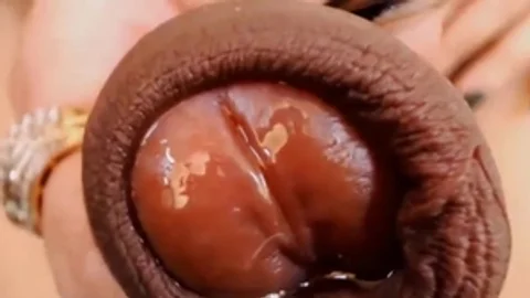 Succulent tranny Stimulates Herself With fake penis