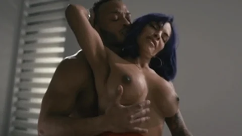 Transsensual.com: Transsexual Ts Foxxy handjob