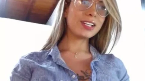 blonde lady-man Teasing Online
