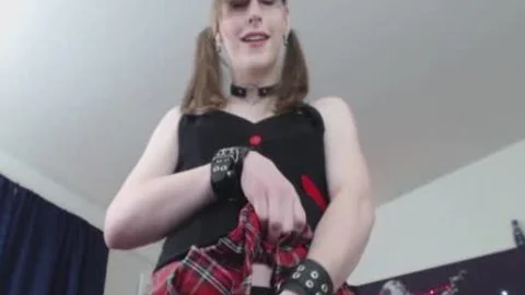 Lianna Lawson takes a huge dildo